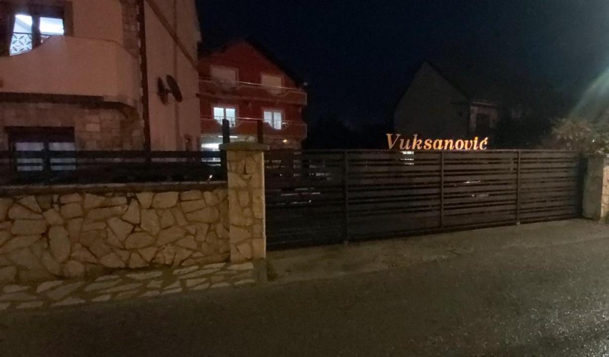 Apartmani Mia Vuksanovic Cetinje Exterior foto