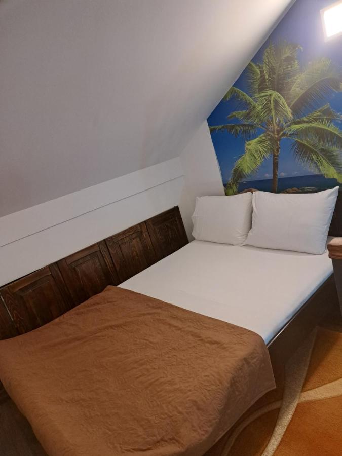Apartmani Mia Vuksanovic Cetinje Exterior foto