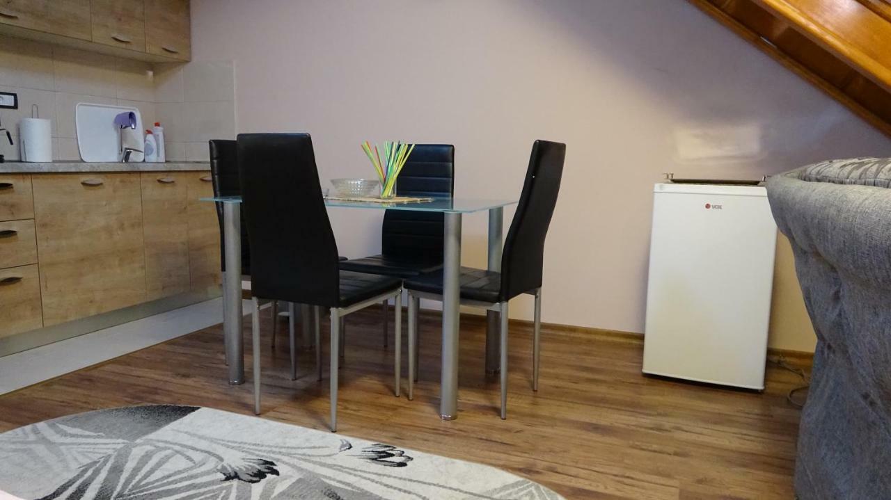 Apartmani Mia Vuksanovic Cetinje Exterior foto