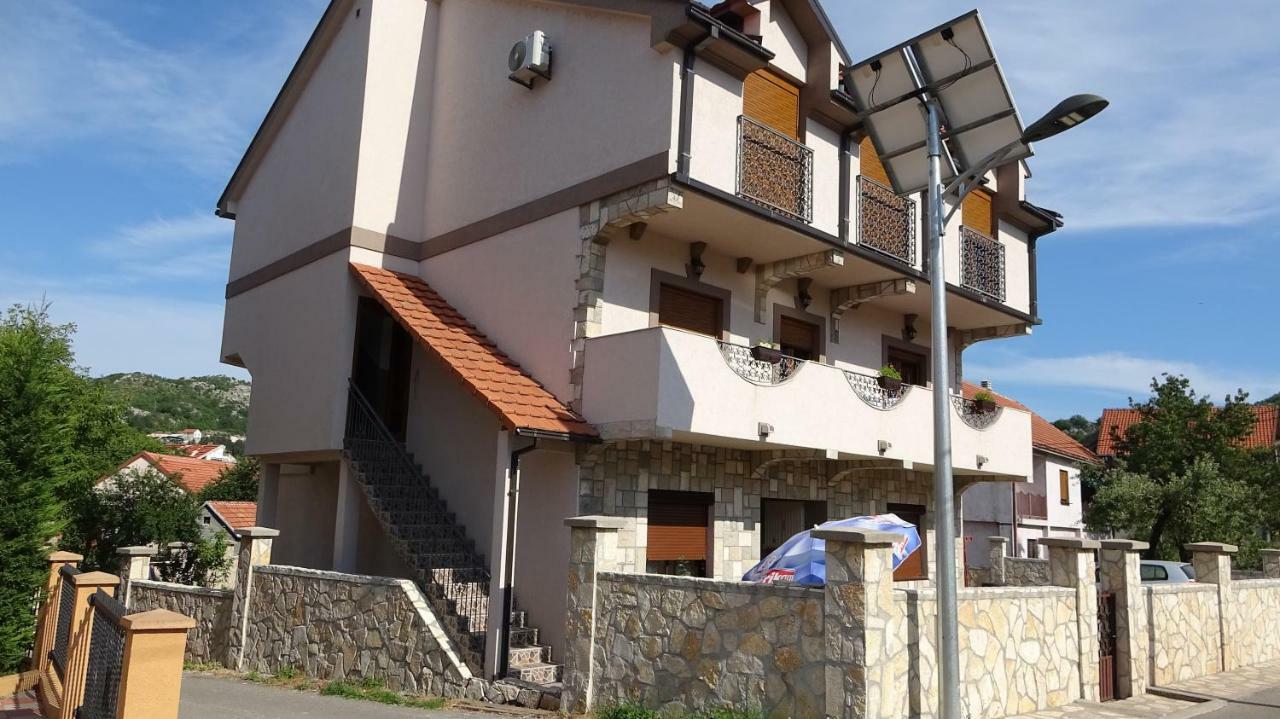 Apartmani Mia Vuksanovic Cetinje Zimmer foto