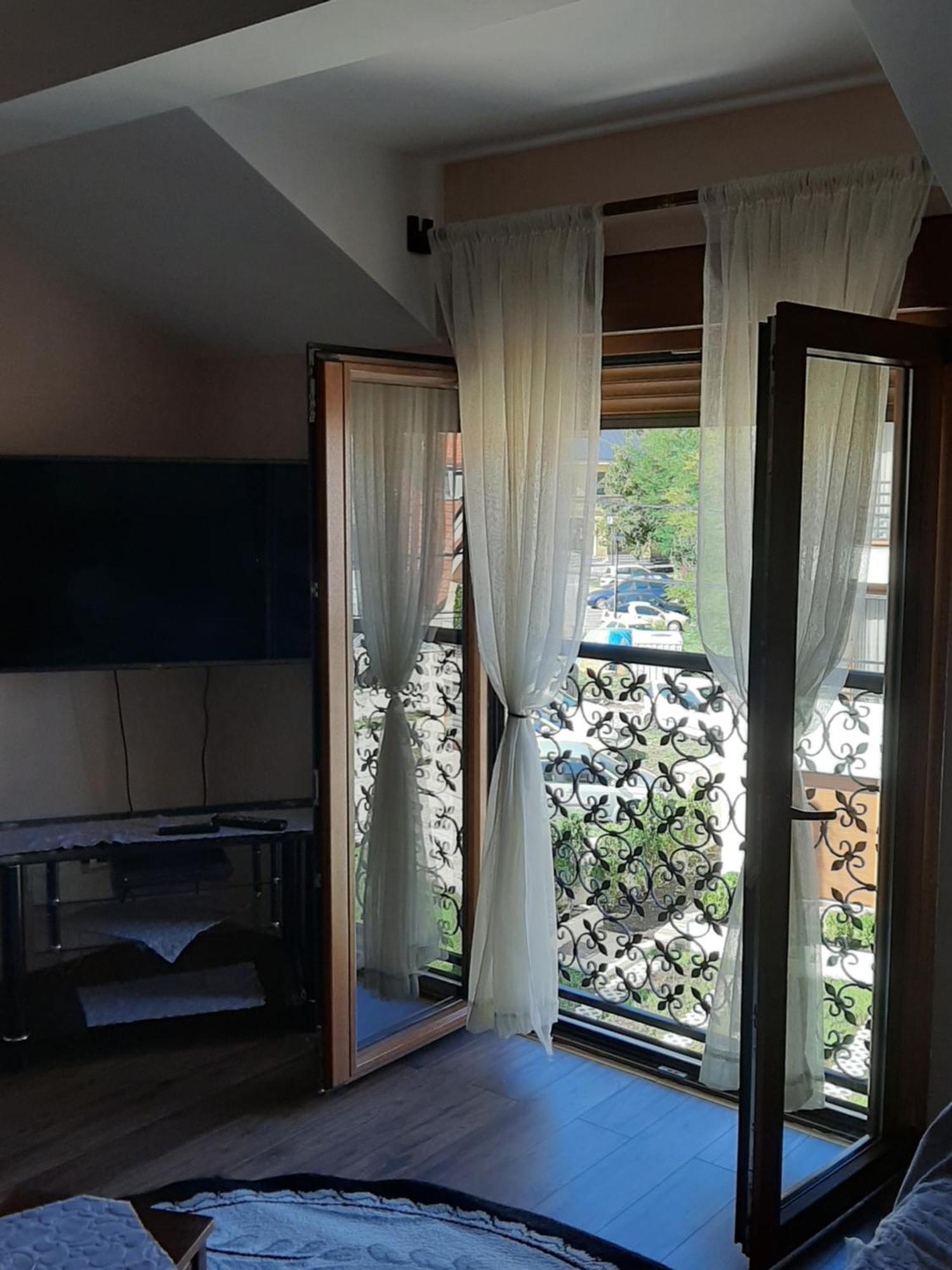 Apartmani Mia Vuksanovic Cetinje Exterior foto
